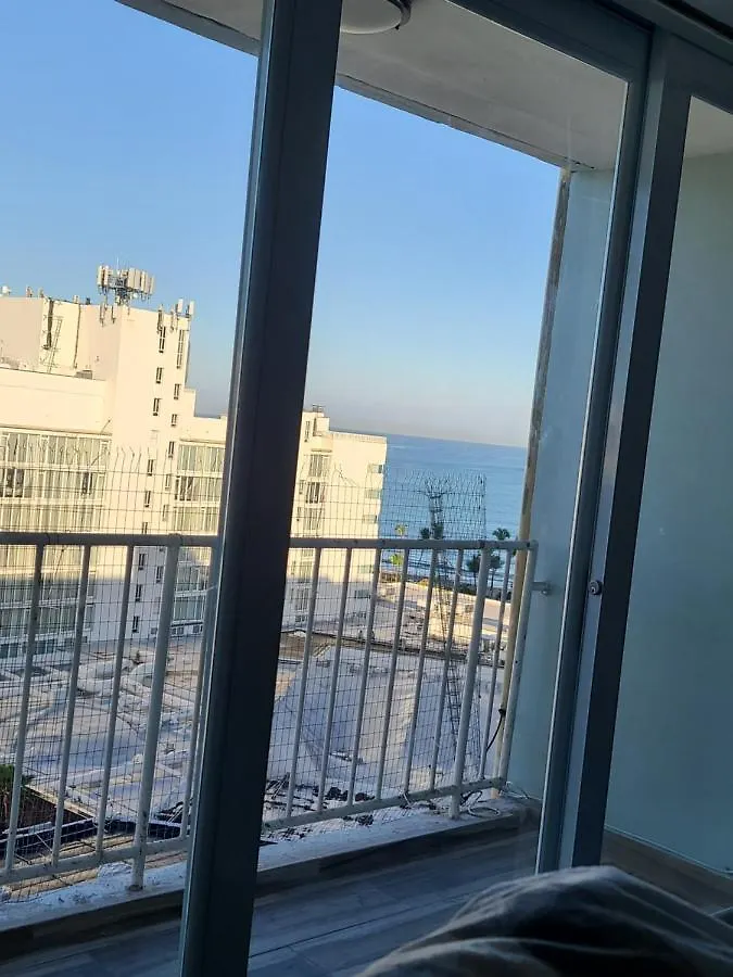 Beautiful Remodeled Condominiun With An Impecable View To The Beach And City Avenues Walk Distance To The Beach San Juan Portoryko