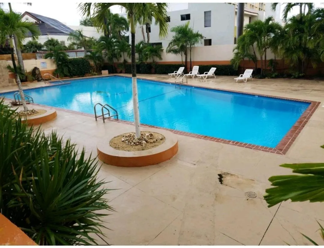 Beautiful Remodeled Condominiun With An Impecable View To The Beach And City Avenues Walk Distance To The Beach San Juan Apartament