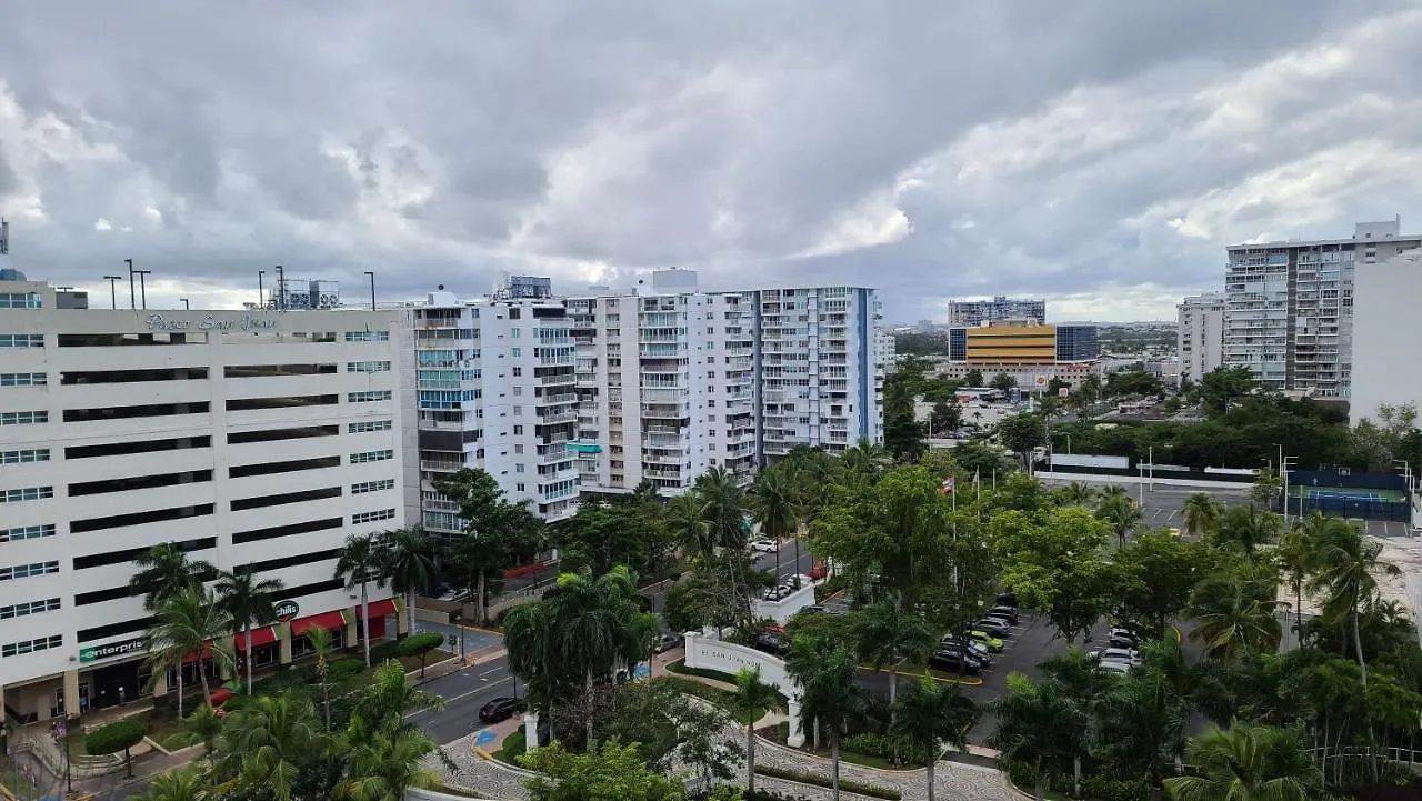 Beautiful Remodeled Condominiun With An Impecable View To The Beach And City Avenues Walk Distance To The Beach San Juan
